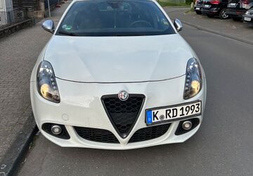 Alfa Romeo Giulietta 105.000 km 7.500 &euro; Bergisch Gladbach 51427