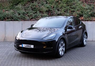 Tesla Model Y 24.000 km 40.980 &euro; Köln 50996