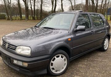 VW Golf 135.809 km 8.900 &euro; Neuss 41469