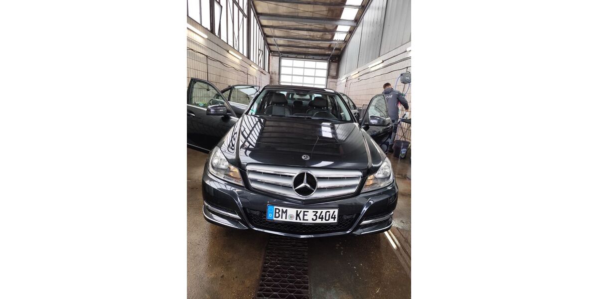 Mercedes-Benz C 250 117.000 km 10.200 &euro; koln 50679