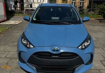 Toyota Yaris 87.000 km 15.100 &euro; Köln 51067