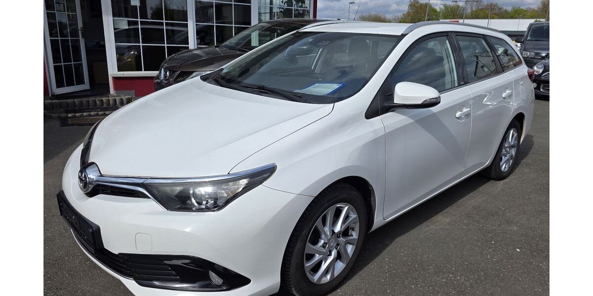 Toyota Auris 177.737 km 9.480 &euro; Solingen 42659