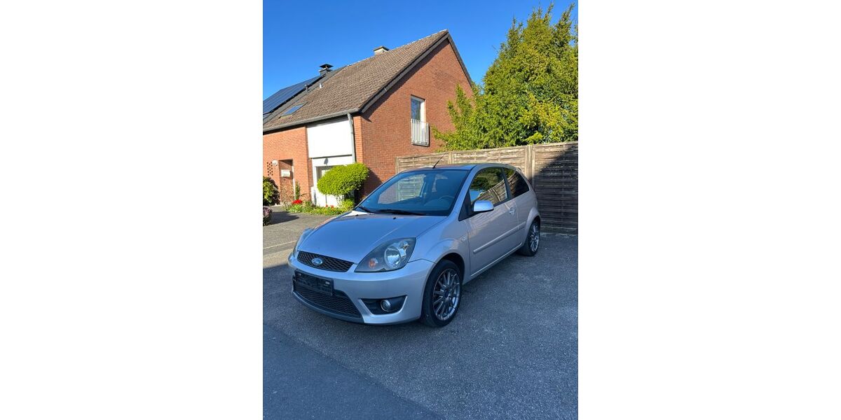 Ford Fiesta 134.000 km 2.850 &euro; Köln 51063