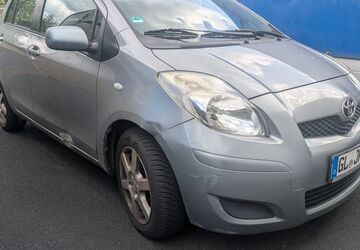 Toyota Yaris 273.000 km 2.750 &euro; bergisch gladbach 51467