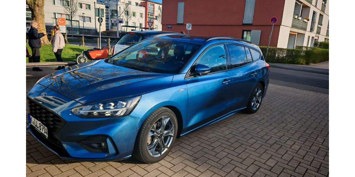 Ford Focus 111.000 km 13.900 &euro; Köln 50827