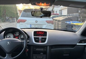 Peugeot 207 134.200 km 2.100 &euro; Köln 51067