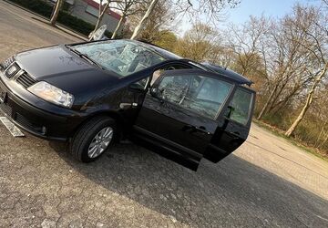 Seat Alhambra 227.300 km 4.100 &euro; Köln 50765