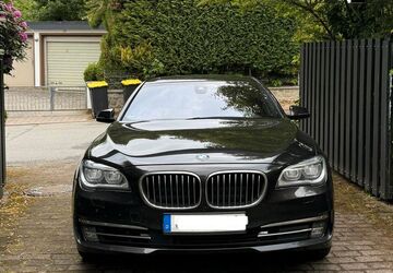 BMW 750 271.804 km 13.000 &euro; Solingen 42719
