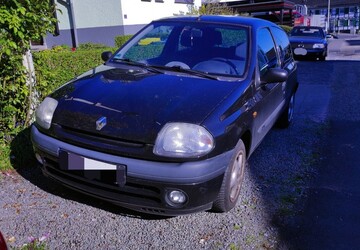 Renault Clio 122.280 km 1.900 &euro; Solingen 42651