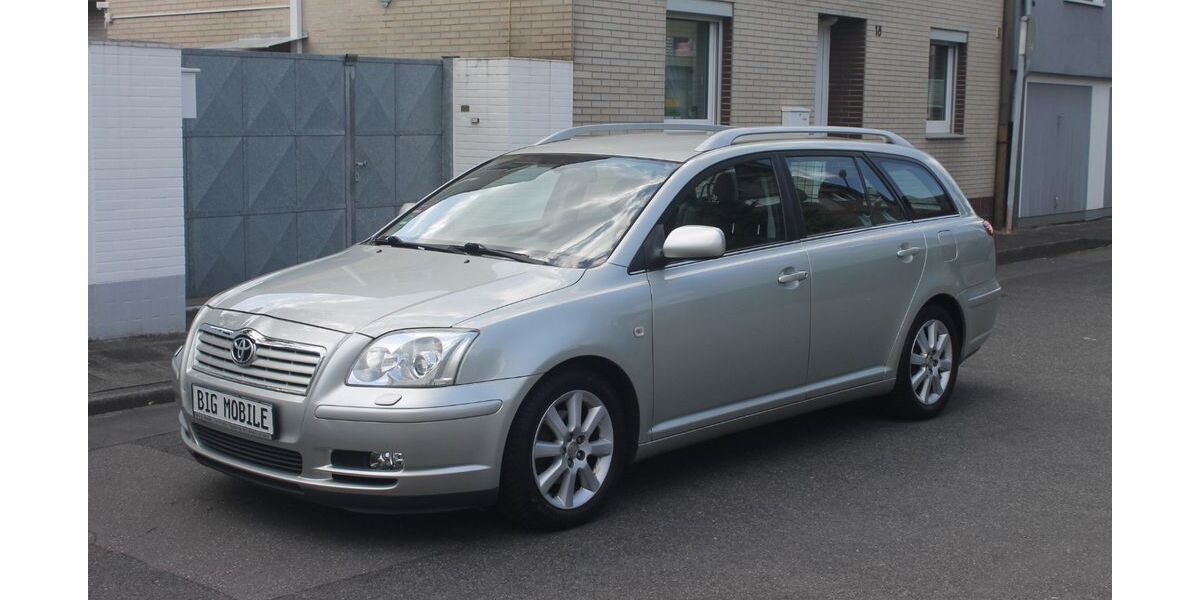 Toyota Avensis 240.000 km 2.750 &euro; Köln 50739