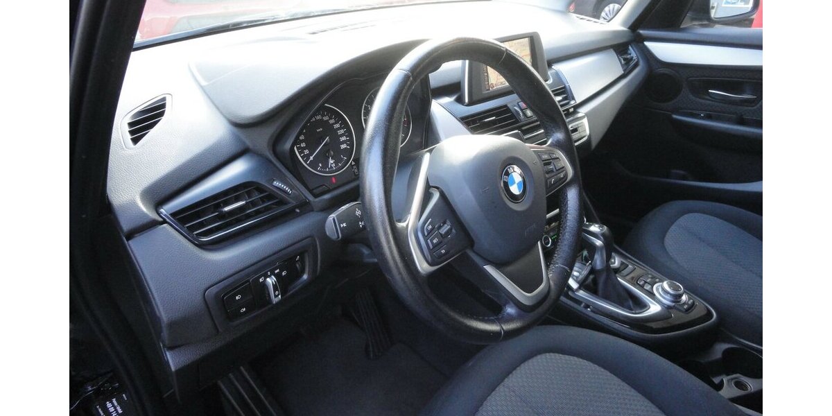 BMW 218 Active Tourer Autom Navi LED Klimatr.PDC SHZ 112.000 km 11.999 &euro; Neuss 41462