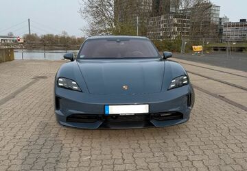 Porsche Taycan 3.000 km 102.000 &euro; Düsseldorf 40219