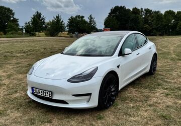 Tesla Model 3 87.000 km 29.499 &euro; Brühl 50321