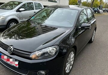 VW Golf 132.000 km 5.950 &euro; köln 50739