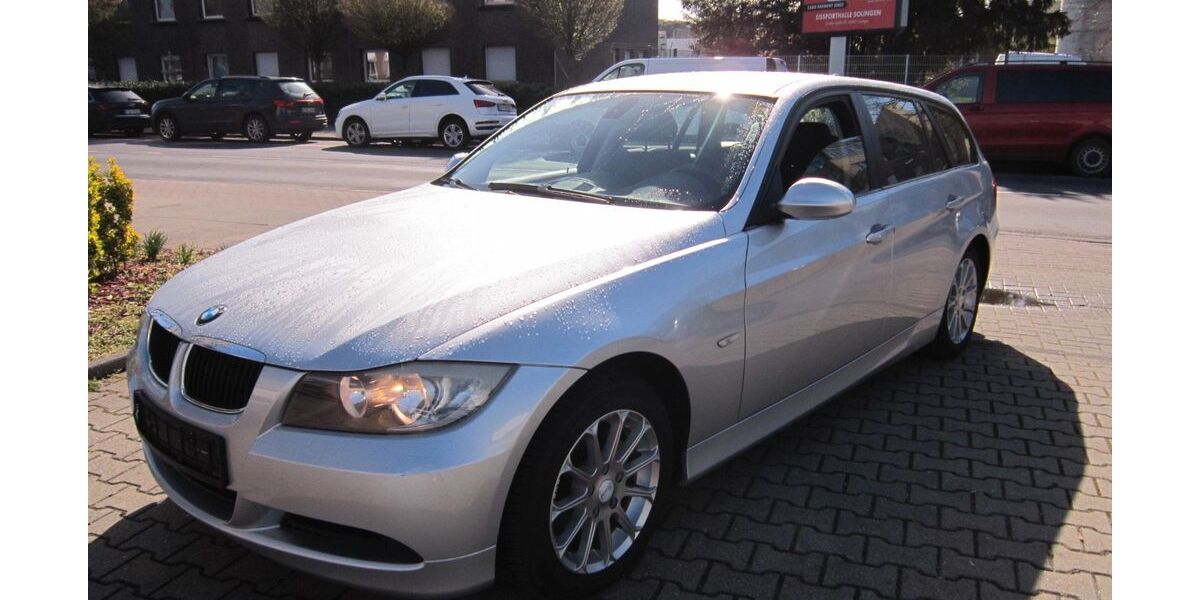 BMW 320 82.100 km 4.990 &euro; Köln 51105