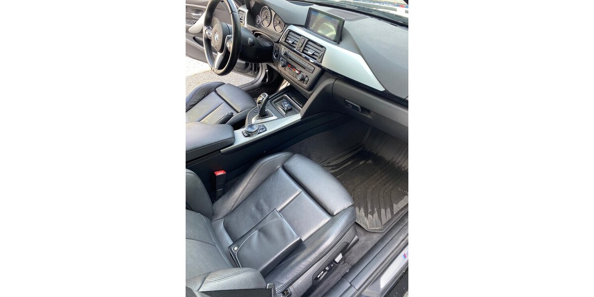 BMW 335d xDrive/M-PAKET.STOP&GO.HEAD-UP.PANORAMA.T 216.000 km 11.500 &euro; Hilden 40721