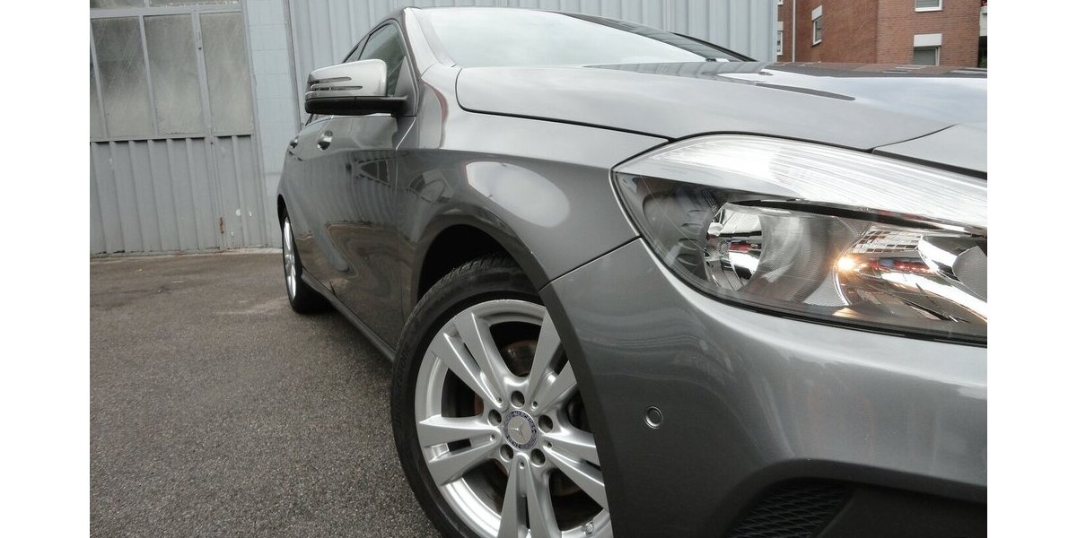 Mercedes-Benz A 180 Urban Autom.Navi Klima PDC SHZ 2.Hd S.Heft 69.000 km 15.999 &euro; Neuss 41462