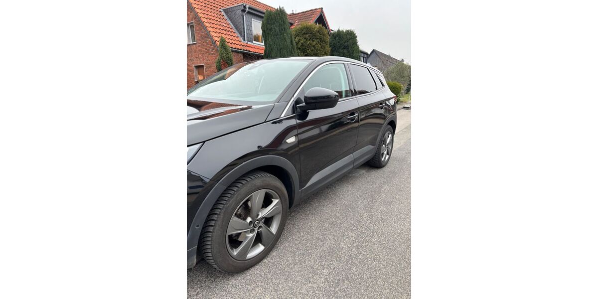 Opel Grandland (X) 98.200 km 14.700 &euro; Düsseldorf 40229