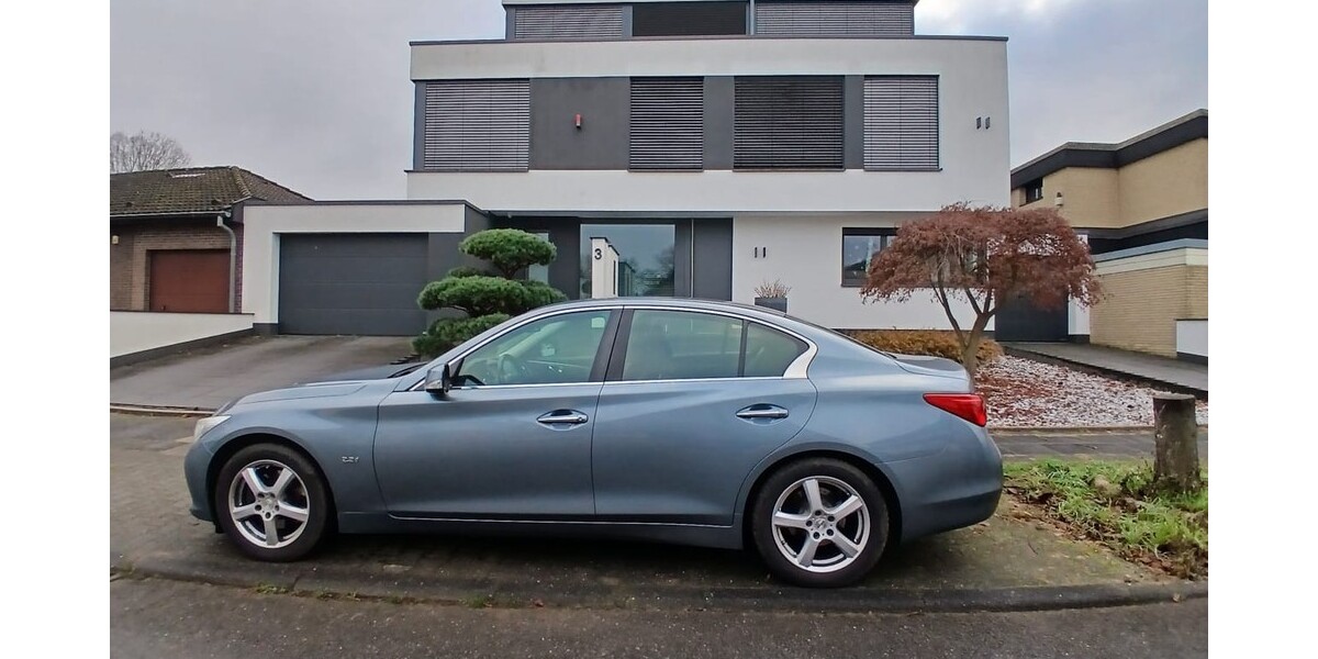 INFINITI Q50 2.2d 165.000 km 16.666 &euro; Köln 50667
