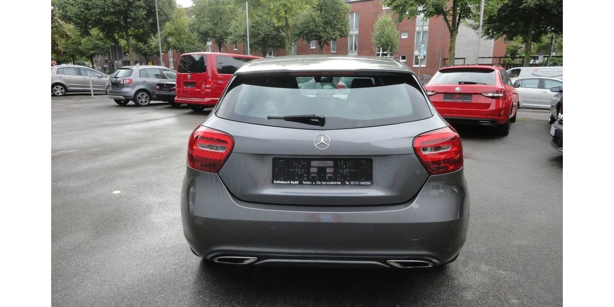 Mercedes-Benz A 180 Urban Autom.Navi Klima PDC SHZ 2.Hd S.Heft 69.000 km 15.999 &euro; Neuss 41462
