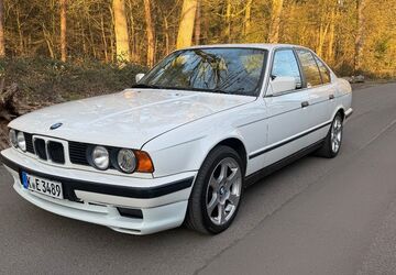 BMW 520 254.528 km 7.490 &euro; Köln 51067