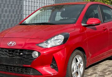 Hyundai i10 8.250 km 13.999 &euro; Solingen 42655