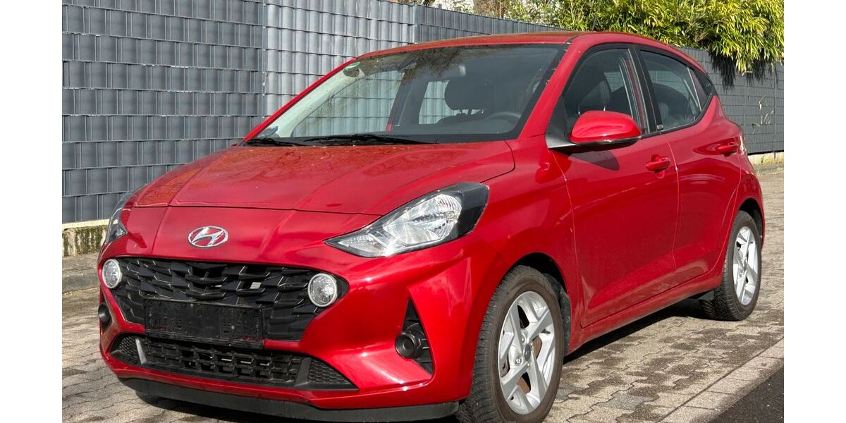 Hyundai i10 8.250 km 13.999 &euro; Solingen 42655