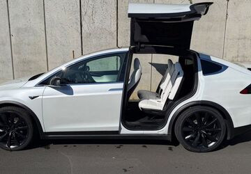 Tesla Model X 139.800 km 42.697 &euro; Köln 50672
