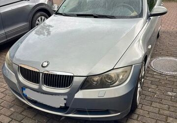BMW 330 231.000 km 5.200 &euro; Düsseldorf 40595