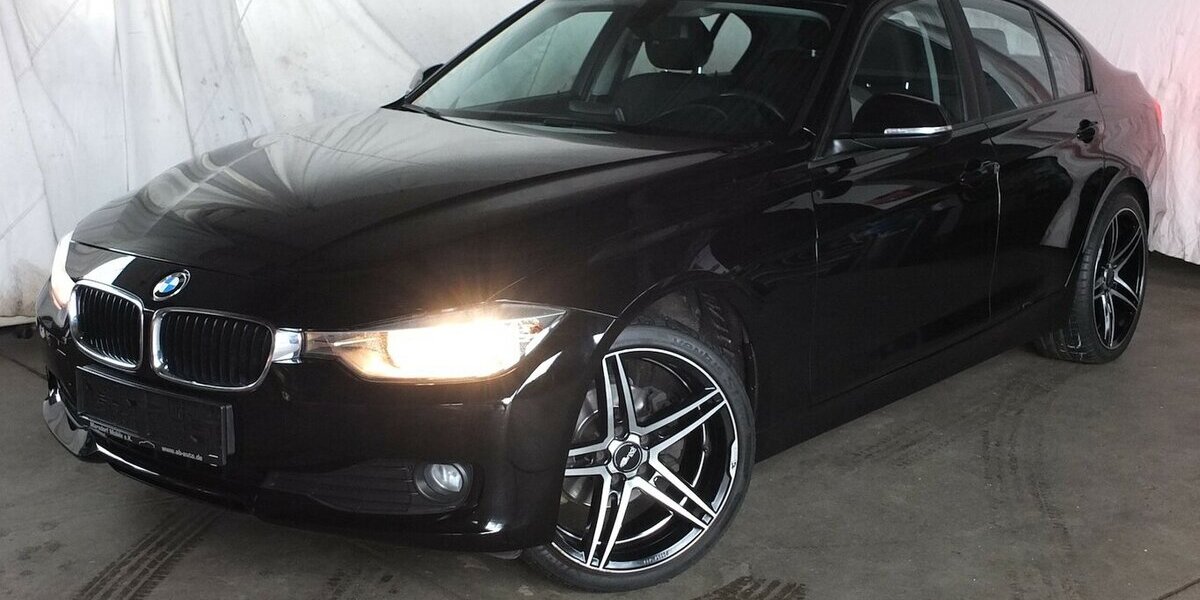 BMW 316i NAVI KLIMAAUTOMATIK 19 ZOLL PDC SHZ 99.865 km 12.798 &euro; Köln 50858