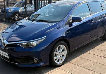 Toyota Auris 65.684 km 14.490 &euro; Köln 51065