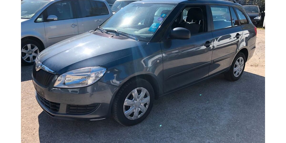 Skoda Fabia 205.879 km 2.290 &euro; Düsseldorf 40231