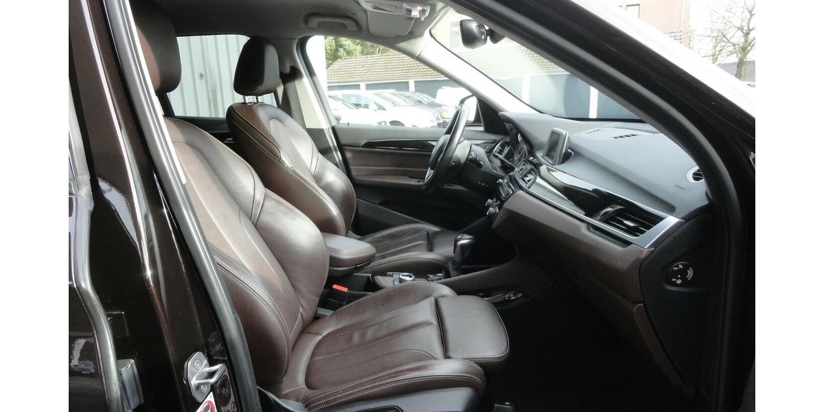 BMW X1 20 d xLine 4x4 Autom Navi Leder SHZ PDC LED 208.000 km 14.999 &euro; Neuss 41462