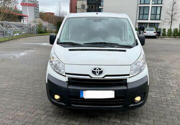 Toyota Proace (Verso) 249.000 km 4.299 &euro; Köln 50825
