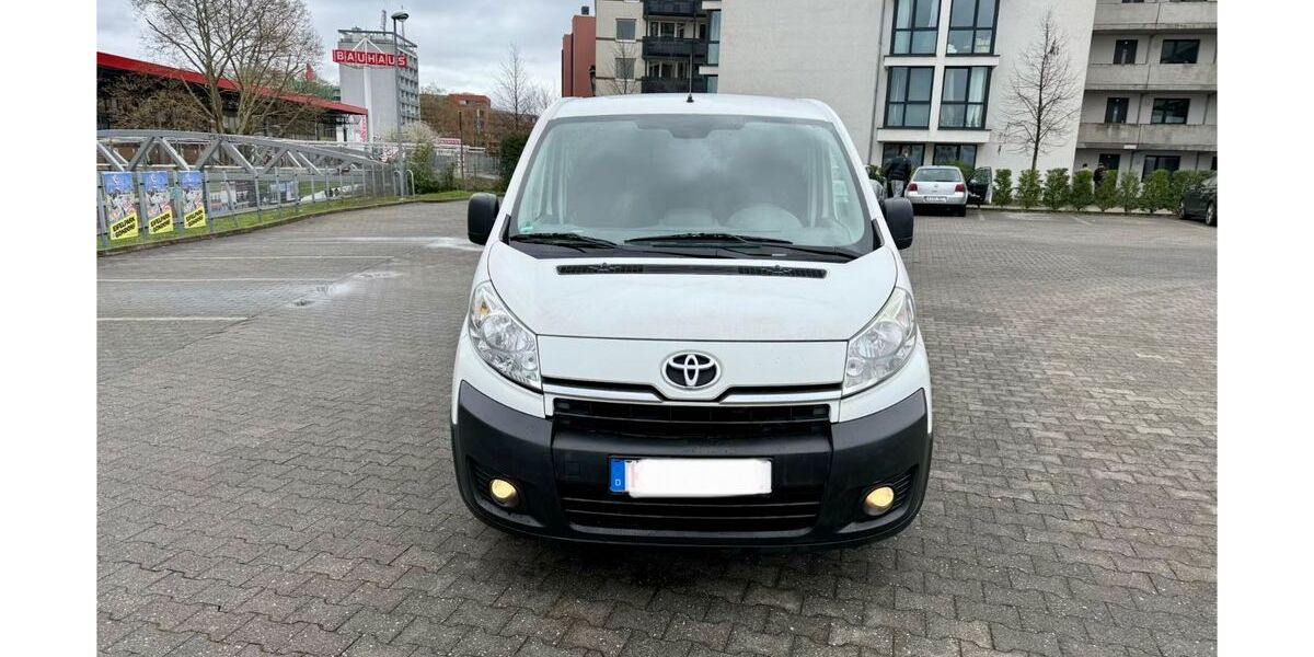 Toyota Proace (Verso) 249.000 km 4.299 &euro; Köln 50825