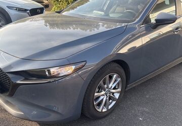 Mazda 3 42.596 km 18.820 &euro; Neuss 41464