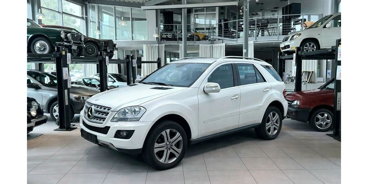 Mercedes-Benz ML 300 172.000 km 11.850 &euro; Brühl 50321