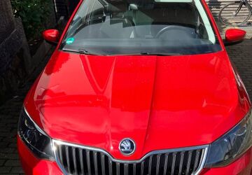 Skoda Fabia 82.000 km 9.100 &euro; Düsseldorf 40593