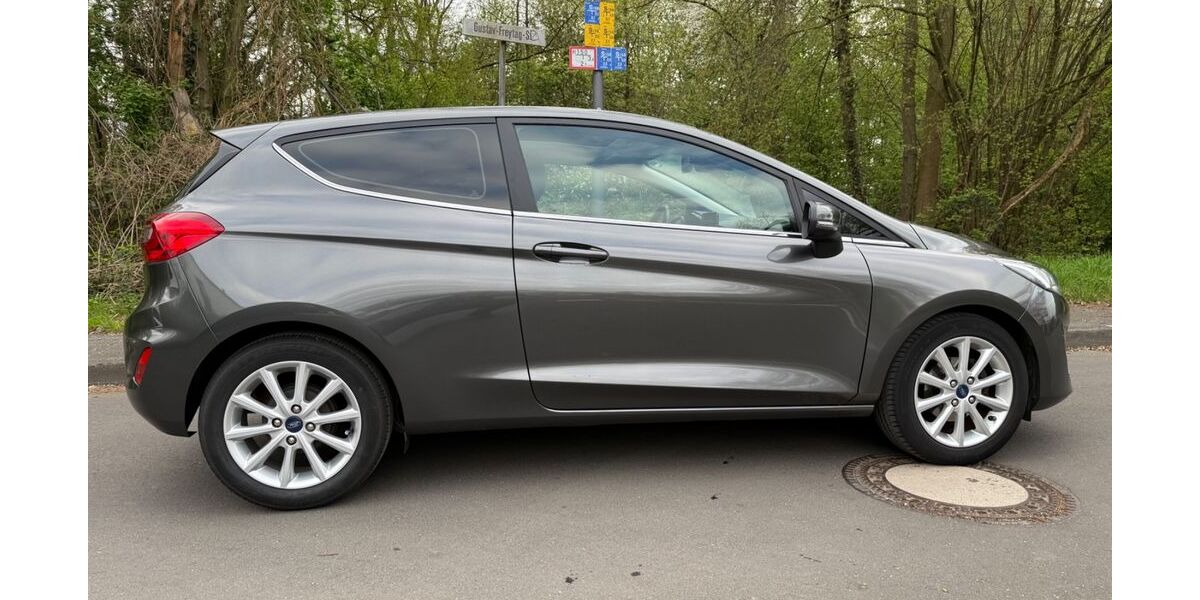 Ford Fiesta 63.000 km 12.500 &euro; Leverkusen 51373