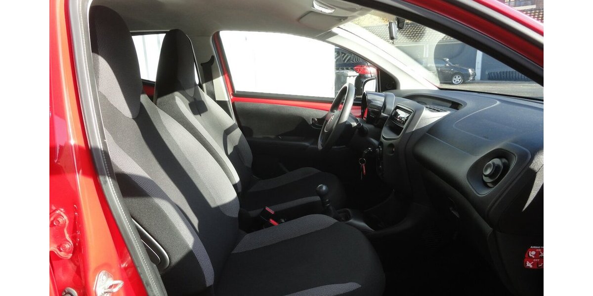 Toyota Aygo X x-Business-Paket 53 KW Klima 1.Hd 100.000 km 6.999 &euro; Neuss 41462