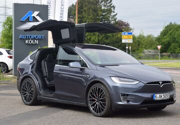 Tesla Model X 55.800 km 69.890 &euro; Köln 51147