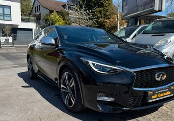 INFINITI Q30 72.000 km 17.999 &euro; Solingen 42655