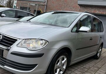 VW Touran 143.000 km 6.900 &euro; Solingen 42651