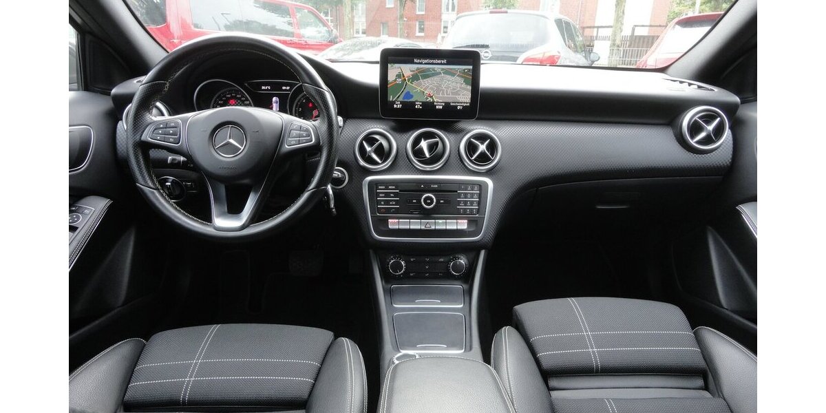 Mercedes-Benz A 180 Urban Autom.Navi Klima PDC SHZ 2.Hd S.Heft 69.000 km 15.999 &euro; Neuss 41462