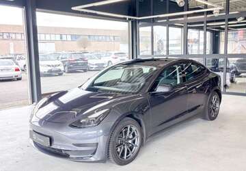 Tesla Model 3 38.000 km 26.500 &euro; Düsseldorf 40233