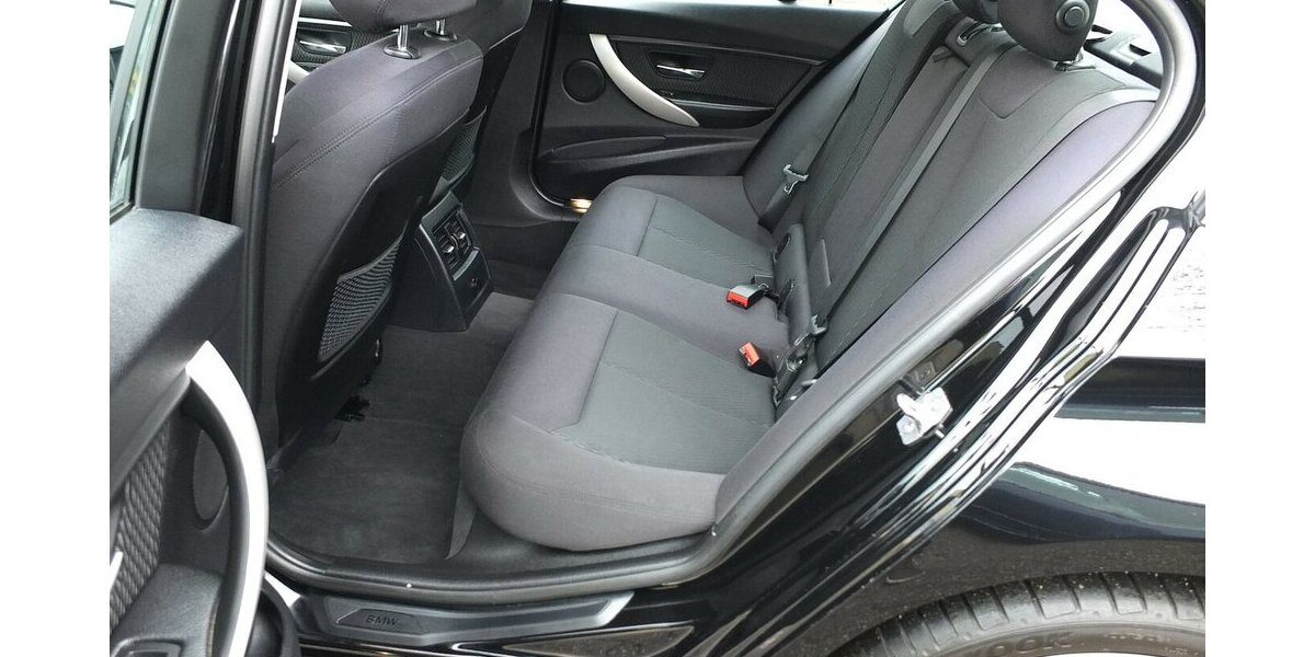 BMW 316i NAVI KLIMAAUTOMATIK 19 ZOLL PDC SHZ 99.865 km 12.798 &euro; Köln 50858