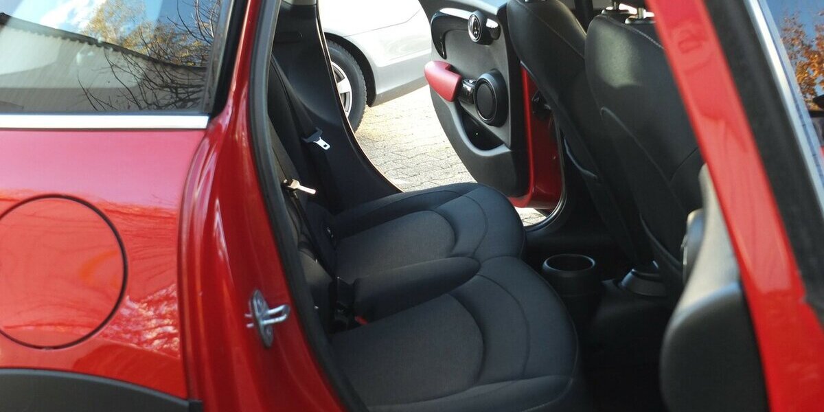 Mini ONE NAVI KLIMAAUT BLUETOOTH PDC 5-TÜRIG 108.788 km 9.904 &euro; Köln 50858