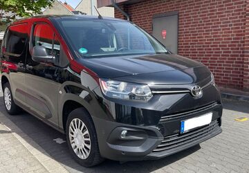 Toyota Proace City 40.148 km 17.900 &euro; Düsseldorf 40221