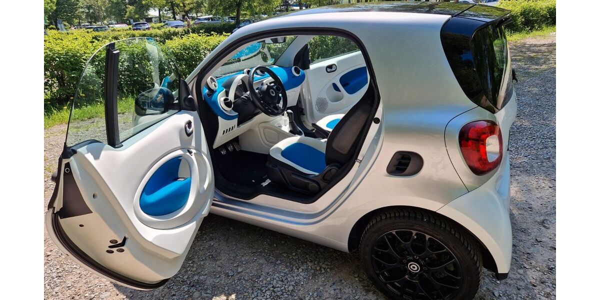 Smart ForTwo 78.000 km 9.480 &euro; Solingen 42653
