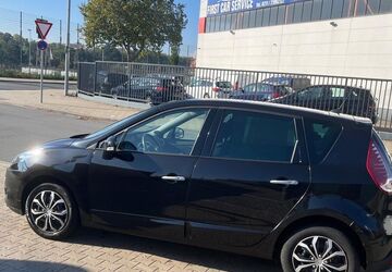 Renault Scenic 112.497 km 4.799 &euro; Düsseldorf 40599